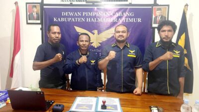 Foto bersama pengurus DPC Partai Garuda Haltim