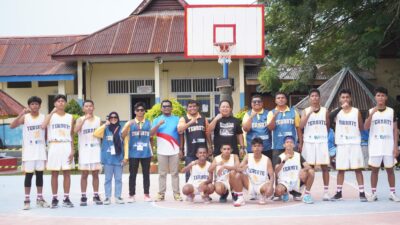 Foto bersama tim putra Basket