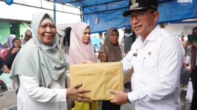 Wali Kota Serahkan Bantuan Warung MAMA