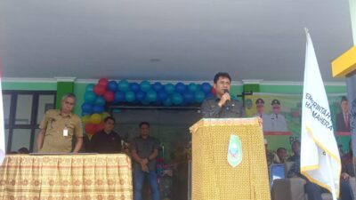 Bupati Ubaid Yakub saat memberikan sambutan pada acara peresmian RS Pratama Wasileo