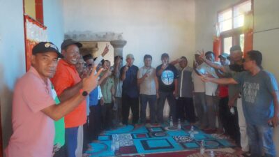 Foto bersama keluarga Songare Tidore Wasile