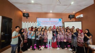 Foto bersama usai Rakoor