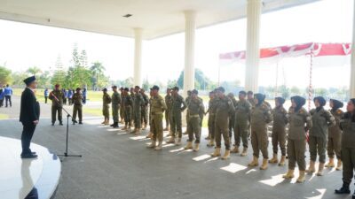 Suasana pelepasan 40 anggota Satpol PP Haltim oleh Pjs. Bupati
