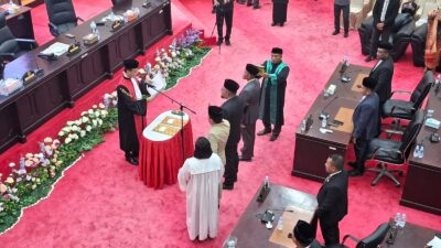 Suasana pengambilan sumpah/janji pimpinan DPRD Haltim