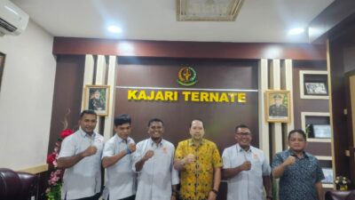 Foto bersama pengurus KONI dengan Kajari ternate