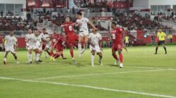 Suasana bermain Malut United vs Madura United di Stadion Gelora Kieraha, Jumat (10/1/2025) sore tadi.