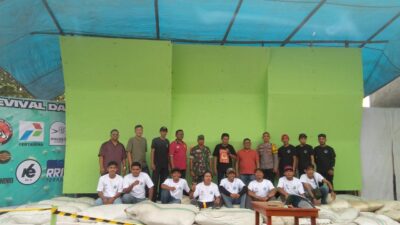Foto bersama usai pembukaan Bouldering Event