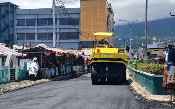 Perbaikan ruas jalan di Ternate yang dibiayai dana Insentif pemerintah pusat