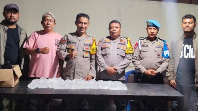 Personel Polsek Ternate Utara berhasil mengamankan puluhan kantong miras jenis Captikus saat melakukan patroli malam