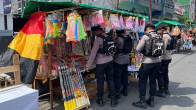 Razia kembang api di sejumlah titik