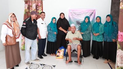Penyerahan Bantuan ke Penyandang Disibilitas oleh PKK Ternate