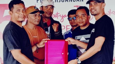 PAC PDIP Se-Kota Tidore Saat Menyerahkan Rekomendasi Mosi ke DPC PDIP Tidore