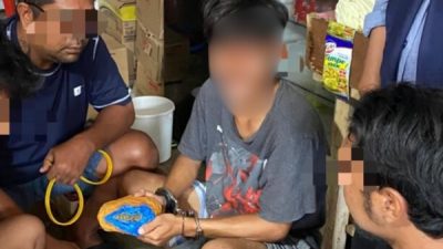 Darame, Kecamatan Morotai tersebut, tim Unit Opsnal mengamankan seorang pemuda berinisial AH (21) alias Ardi yang diduga sebagai pemilik paket haram tersebut