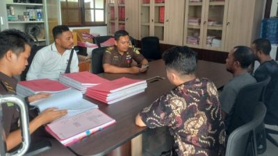 Dua tersangka dan barang bukti dilimpahkan ke Kejari Halteng