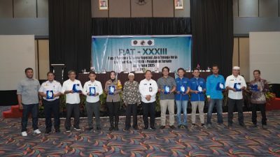 Foto bersama di sela-sela pembukaan