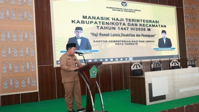 Sekda Ternate saat membuka manasik haji