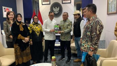 Wali Kota Ternate, M Tauhid Soleman bersama pengurus JKPI bertemu Wamendagri Bima Arya di ruang kerja Wamen, Rabu (18/2/2026) di Jakarta.