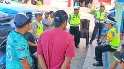 Anggota Satlantas Polresta Tidore saat lakukan upaya preventif