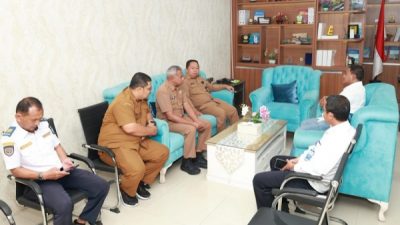 Sekda Kota Ternate H Rizal Marsaoly saat mengunjungi Kantor KSOP Kelas II Ternate (foto humas)