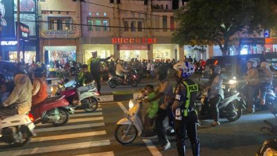 Suasana di salah satu kawasan pusat perbelanjaan di Kota Ternate