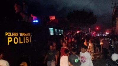 Tiga unit rumah di Kelurahan Bastiong Talangame hangus dilalap api