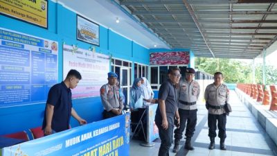 Wawali Tidore Ahmad Laiman saat tinjau sejumlah pelabuhan penyeberangan di Tidore