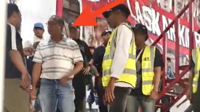 Diduga Oknum Official Malut United saat melakukan intimidasi