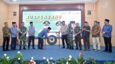 Poses Bupati Halbar James Uang dengan Resmi Membuka Musrembang RKPD (Foto list)