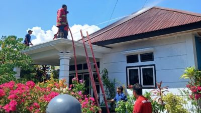 proses pemadaman di Kalumata