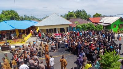 Aksi Demo di Kelurahan Bobo Kota Tidore