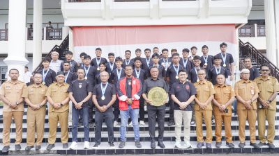 Foto bersama Tim EPA Liga I Malut United dengan Wali Kota Tidore