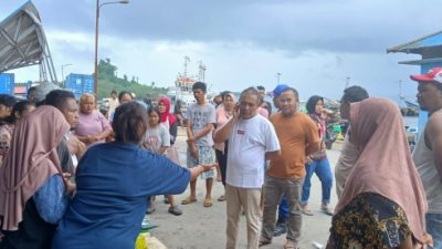 Wakil Bupati dan kadis saat tinjau lokasi pasar