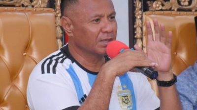 Wali Kota Tidore Kepulauan Muhammad Sinen yang juga dikenal sebagai Presiden Fans Club Argentina Tidore Kepulauan