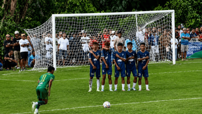 Dua gol Abdul M. Nur menjadikan dirinya bintang lapangan sekaligus aktor utama kemenangan Ternate (istimewa)