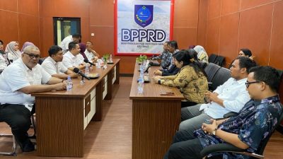 Pertemuan antara anggota DPRD Kabupaten Halmahera Utara dengan pimpinan dan jajaran BP2RD