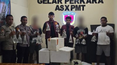 Barang bukti sebanyak 960 kantong minuman keras tradisional jenis cap tikus yang diamankan di Pelabuhan Desa Nanas, Kecamatan Ibu, Halmahera Barat (istimewa)
