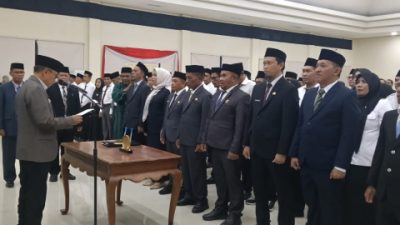 Bupati Halteng saat melantik sejumlah pejabat esselon II, III, dan IV dilingkup pemda Halteng