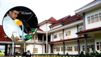 Joko Ahadi yang sedang Membacakan Mandat Banggar (foto Yadi)