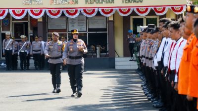 Kapolres Ternate AKBP Anita Ratna Yulianto memimpin Apel Siaga Kebakaran Hutan dan Lahan (Karhutla) Tahun 2026 di Lapangan Apel Mapolres Ternate (Foto Ist)