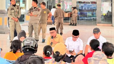 Masa Aksi Menggelar Hering Terbuka di Kantor Bupati Halbar (foto ist)