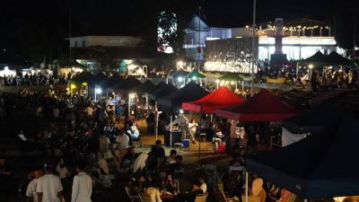 Pedagang malam di sekitar kawasan lapangan salero