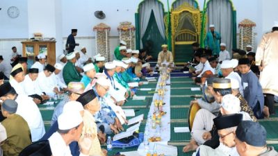 Pembacaan Maulid Nabi di Masjid Sultan Bacan (fotoongen)