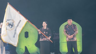 Ternate Resmi Serahkan Pataka Rakernas JKPI ke Bandung
