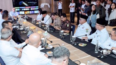 Dr H M. Tauhid Soleman, menghadiri rapat koordinasi bersama Menteri Koordinator Bidang Pangan, Menteri Desa dan Pembangunan Daerah Tertinggal, Wamendagri, jajaran Forkopimda Provinsi Maluku Utara, serta seluruh kepala daerah di Bela Hotel Ternate.