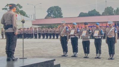 Kapolda Maluku Utara Irjen Pol Arif Budiman saat memberikan keterangan terkait pemberhentian tidak dengan hormat terhadap 21 personel Polda Maluku Utara dan jajaran