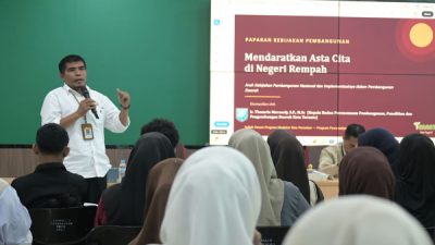 Thamrin Marsaoly saat memberikan materi