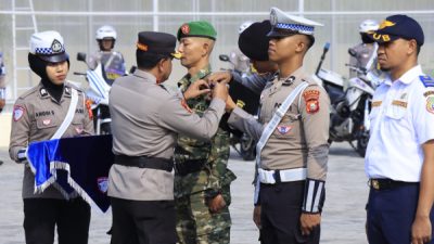 Personel kepolisian mengikuti Apel Gelar Pasukan Operasi Patuh Kie Raha 2026 yang dipimpin Wakapolda Maluku Utara Brigjen Pol Slamet Hariyadi di Lapangan Catur Prasetya (Foto Istimewa)