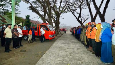 Wali Kota Ternate, Dr H M Tauhid Soleman saat memberi arahan kepada tim gabungan penanganan Karhutla Kota Ternate
